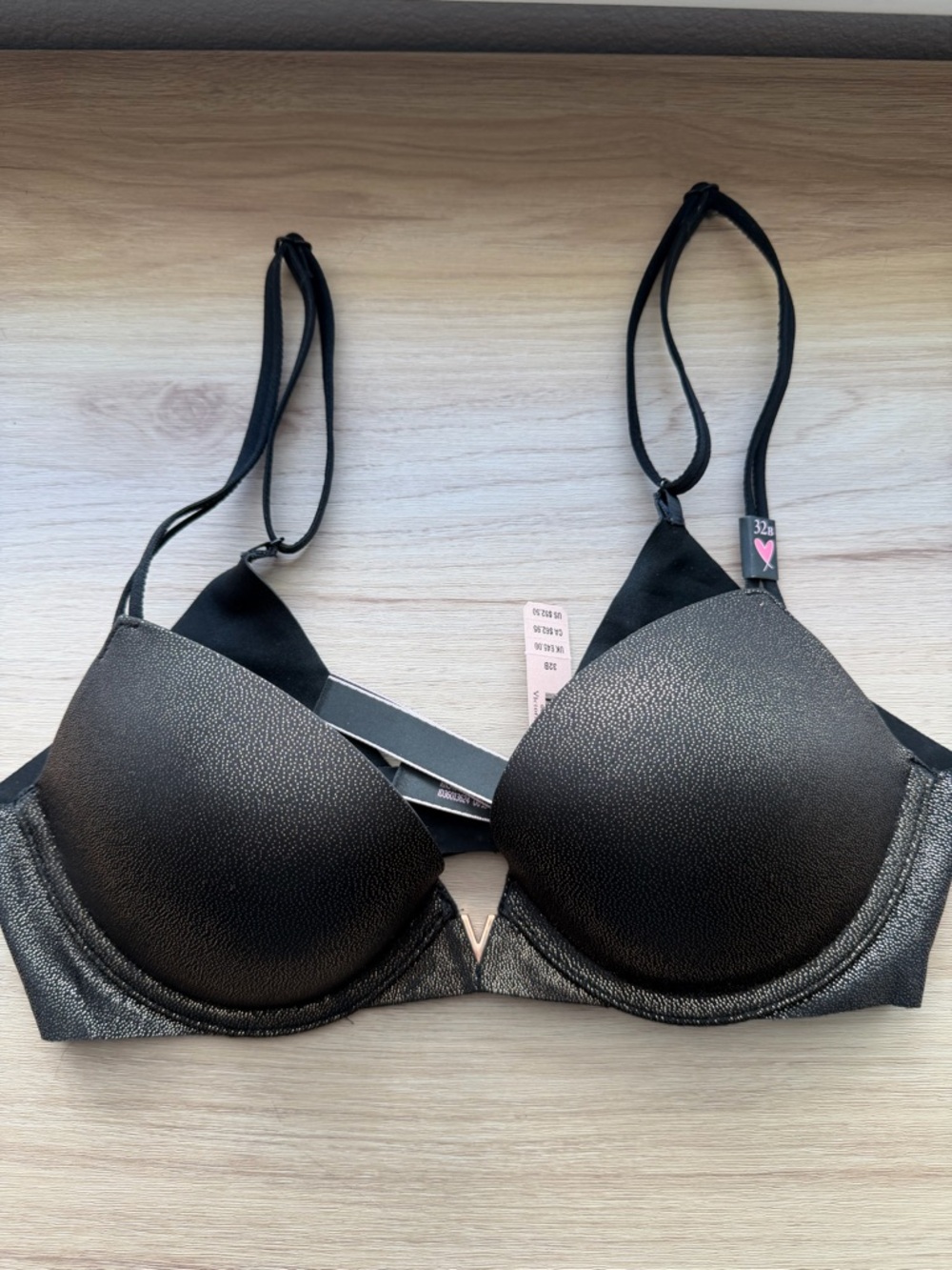 NWT❗️Victoria’s Secret | Black Push-Up Bra with Gold Sheen - 32B